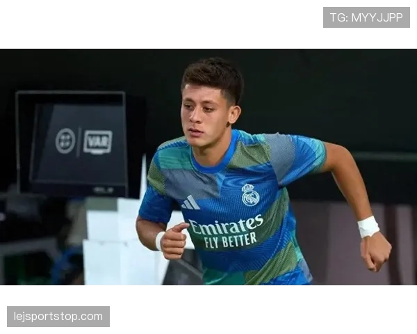 居莱尔与贝林厄姆：皇马新星的战术定位差异与发展路径解析